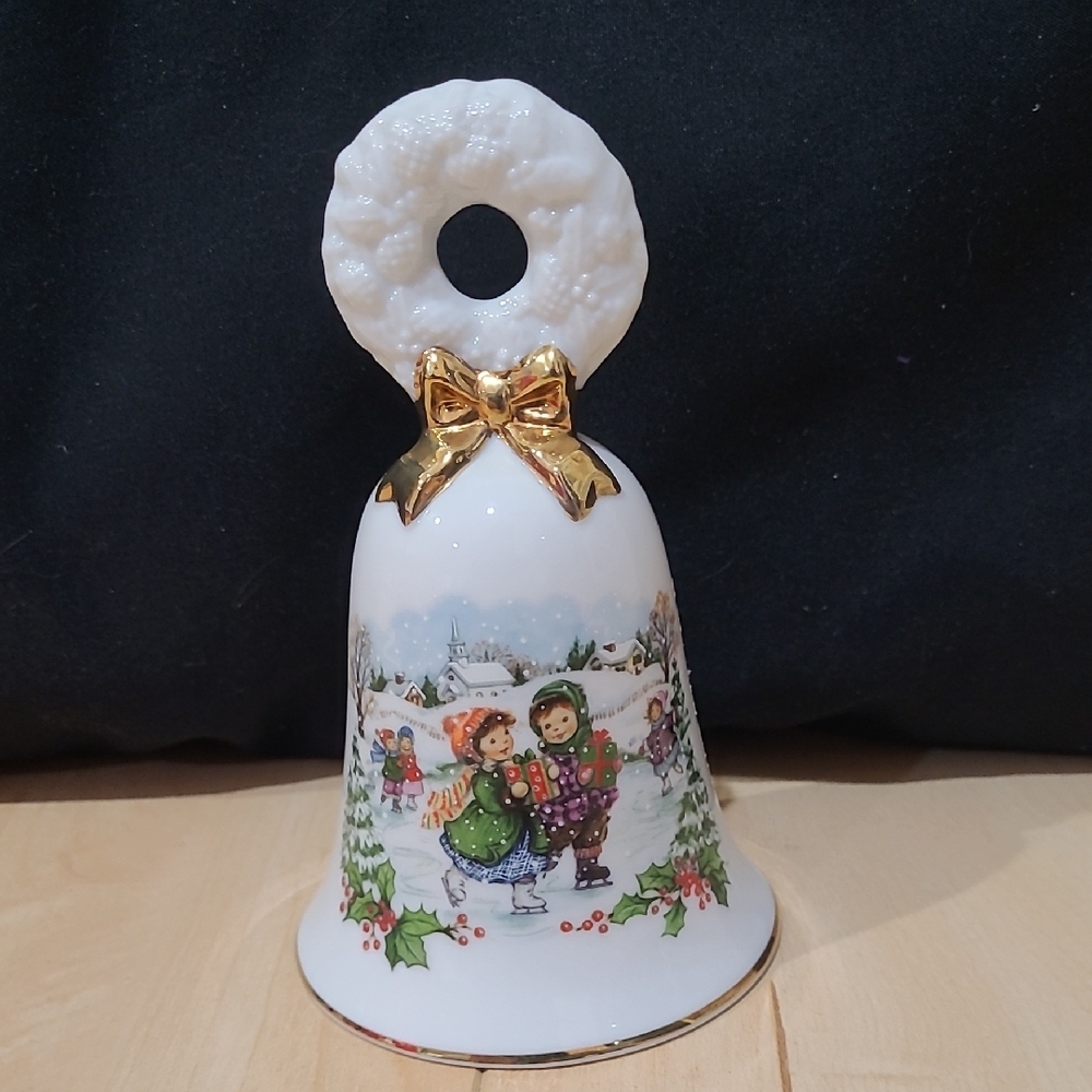 2/$20 Vintage Avon 1986 Christmas Bell